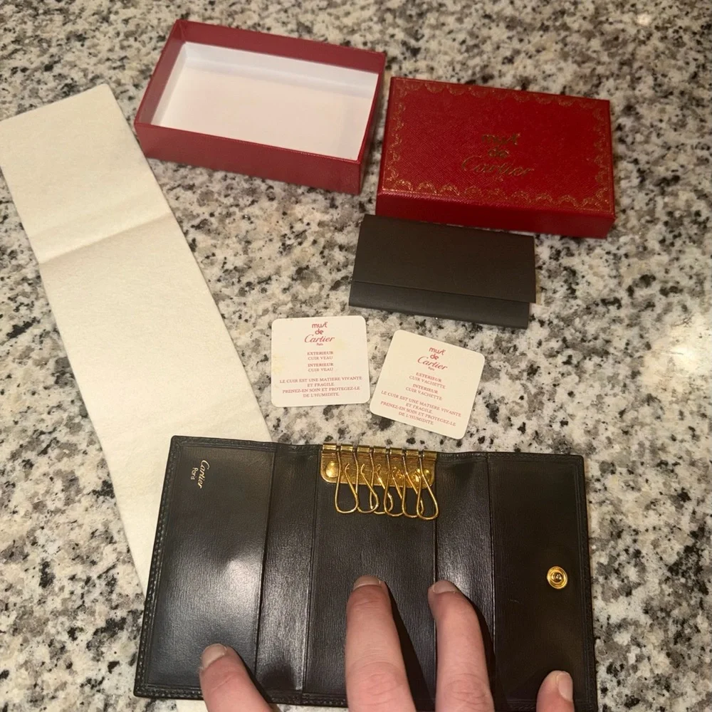 ✨NWT! Cartier Key Holder!! With everything included!! Authentic!✨ - Picture 3 of 3